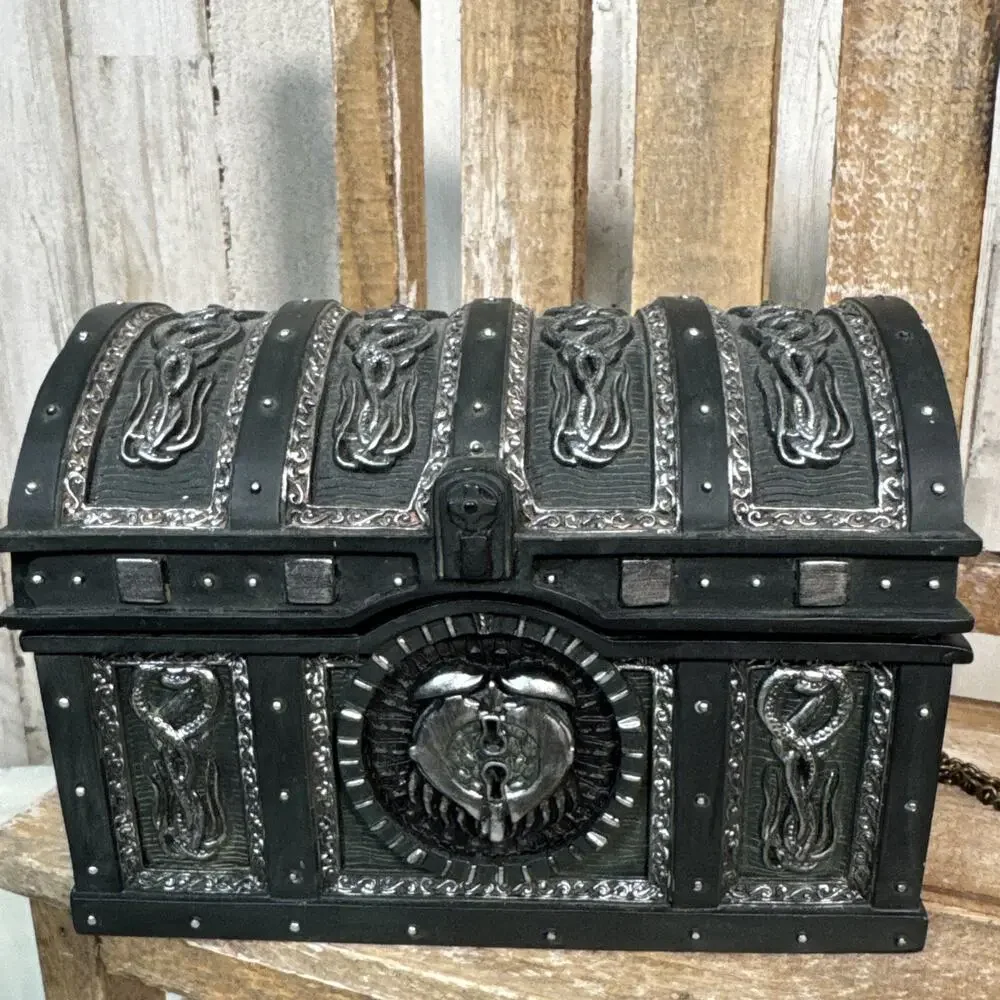Disney Pirates Of The Caribbean At Worlds End Treasure Chest With Coin Ornament